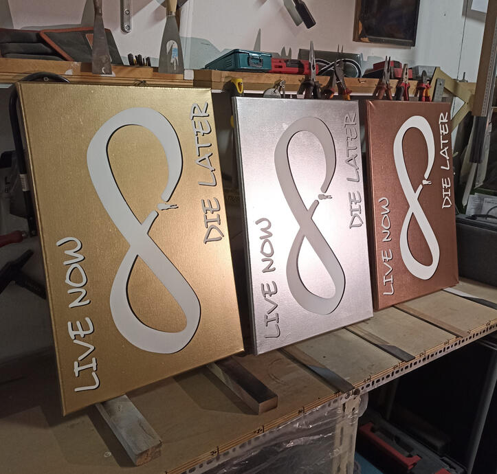 Gold/Silver/Bronze 60x80 cm