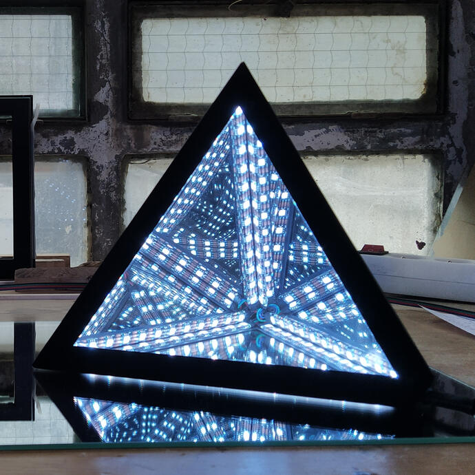 Psyramid 19x19x19 cm